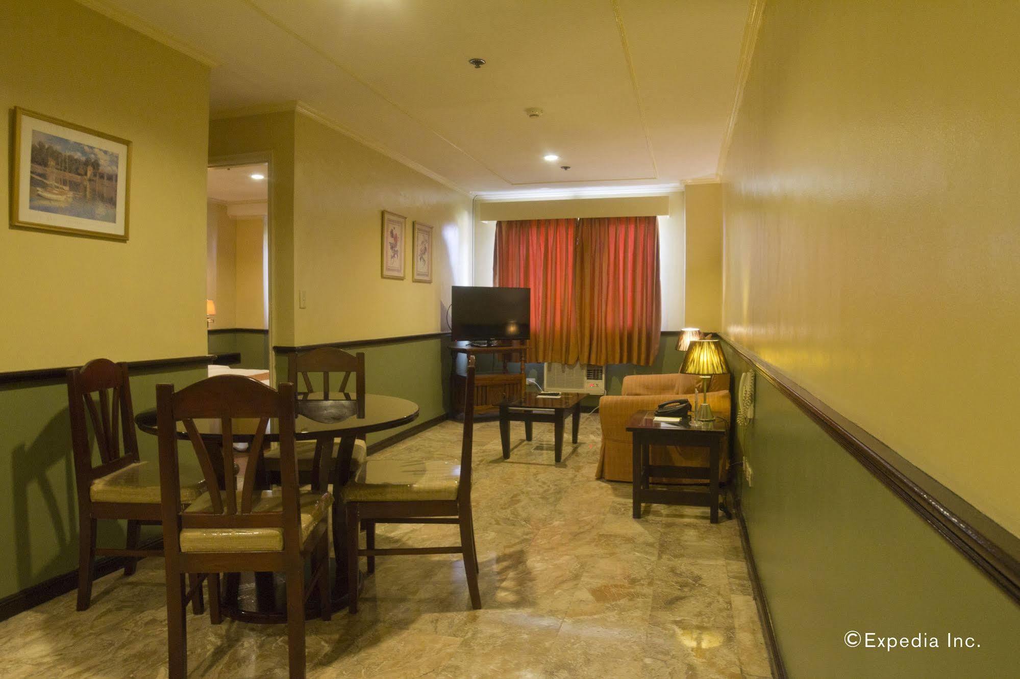 Fernandina 88 Suites Hotel Quezon City Exterior photo